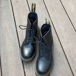 Dr. Martens Airwair combat boots size 8